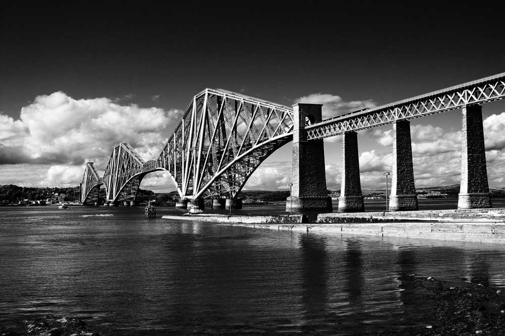 Forth Bridge über dem Firth of Forth