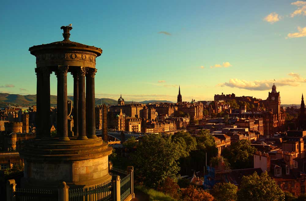 Edinburgh bei tief stehender Sonne